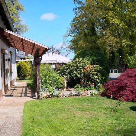 Kuenstler Ferienwohnung 3 Zimmer Kueche Bad Zentrale Lage Wulsbuttel Dış mekan fotoğraf