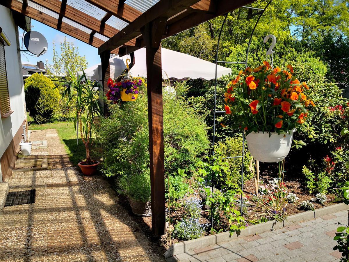 Kuenstler Ferienwohnung 3 Zimmer Kueche Bad Zentrale Lage Wulsbuttel Dış mekan fotoğraf