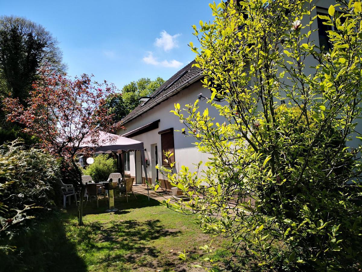 Kuenstler Ferienwohnung 3 Zimmer Kueche Bad Zentrale Lage Wulsbuttel Dış mekan fotoğraf