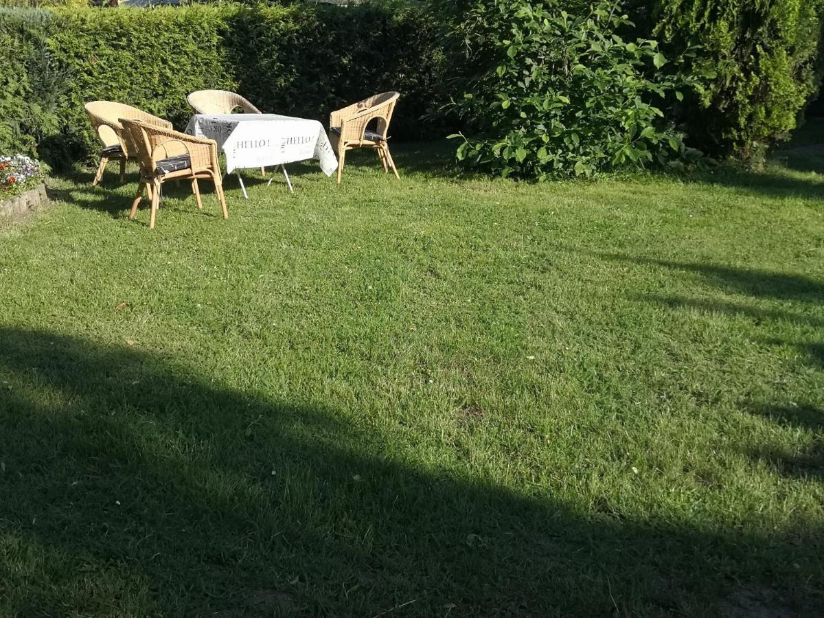 Kuenstler Ferienwohnung 3 Zimmer Kueche Bad Zentrale Lage Wulsbuttel Dış mekan fotoğraf
