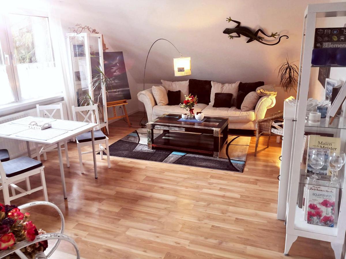 Kuenstler Ferienwohnung 3 Zimmer Kueche Bad Zentrale Lage Wulsbuttel Dış mekan fotoğraf